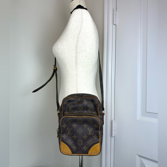 LOUIS VUITTON MONOGRAM AMAZON CROSSBODY BAG - Picture 3 of 15